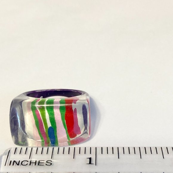Vintage Lucite Acrylic Ring Size 6 Retro Abstract Hand Painted Pink Red White - Picture 11 of 12